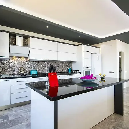 Vilă Luxury With Private Ndoor And Outdoor Pool *