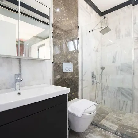 Luxury With Private Ndoor And Outdoor Pool Vilă *